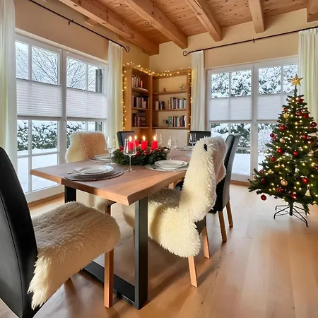Kupferschmiede - Weber Grill - Feuerkorb - Terrasse - Indoorschaukel - Ideal für Familien *